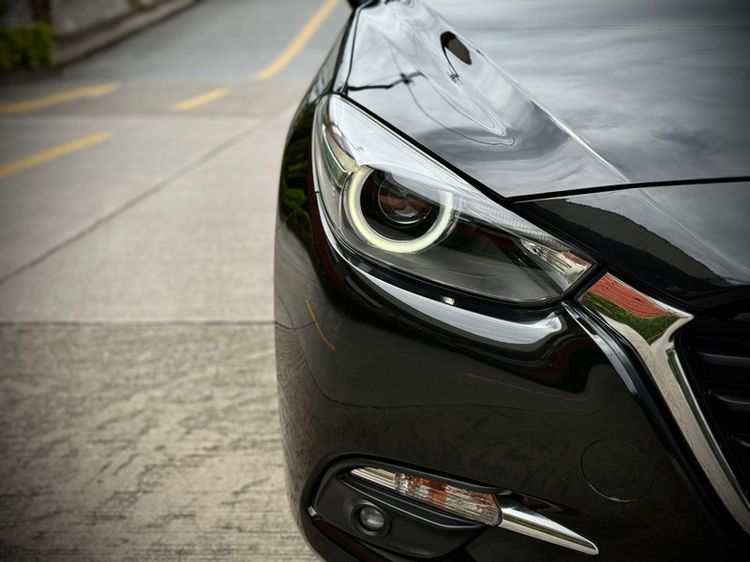 Mazda Mazda3 2018 2.0 C Sports Sedan เบนซิน ไม่ติดแก๊ส เกียร์อัตโนมัติ ดำ รูปที่ 3