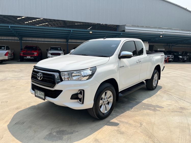 Toyota Hilux Revo 2018 2.4 Prerunner E Pickup ดีเซล ไม่ติดแก๊ส เกียร์ธรรมดา ขาว