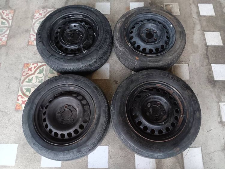 ขายล้อกระทะBenz แท้  15นิ้ว 5รู 112mm. ใส่Volk, Benzและ Audi ได้ 1ชุด 4วง  