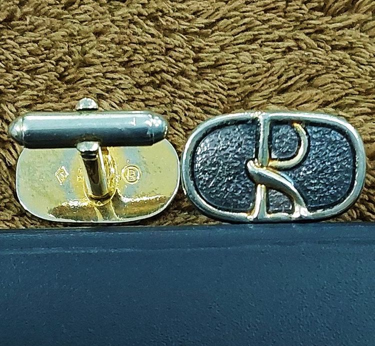 Cufflinks กระดุมข้อมือ เสื้อสูท ของจากยุค 1970s Roberta di Camerino