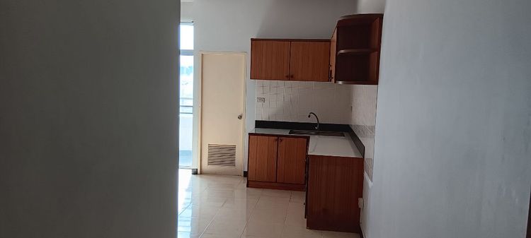 มีบางส่วน อื่นๆ สร้างเสร็จก่อน 2010 คอนโดให้เช่าThairong towerAติดถนนพัฒนาการข้างซอย36