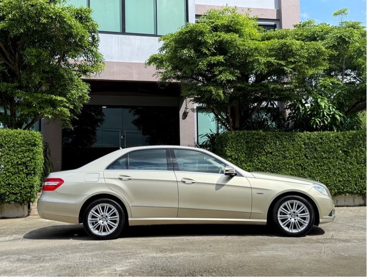 Mercedes-Benz E-Class 2011 E200 CGI Sedan เบนซิน ไม่ติดแก๊ส เกียร์อัตโนมัติ บรอนซ์ทอง รูปที่ 2