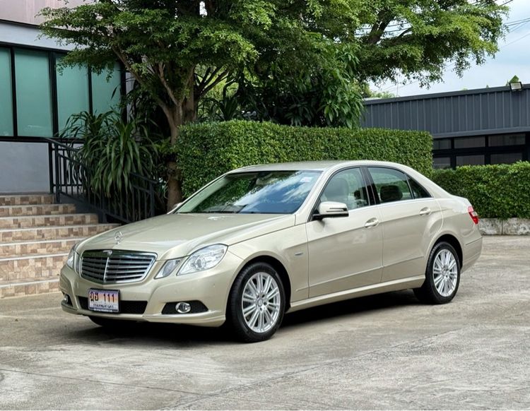 Mercedes-Benz E-Class 2011 E200 CGI Sedan เบนซิน ไม่ติดแก๊ส เกียร์อัตโนมัติ บรอนซ์ทอง รูปที่ 4