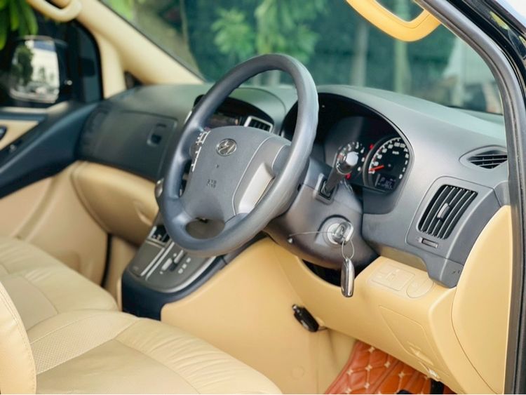 Hyundai H-1  2017 2.5 Elite Van ดีเซล ไม่ติดแก๊ส เกียร์อัตโนมัติ ดำ รูปที่ 3