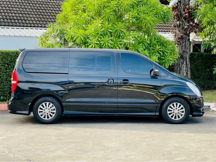 Hyundai H-1  2017 2.5 Elite Van ดีเซล ไม่ติดแก๊ส เกียร์อัตโนมัติ ดำ รูปที่ 4