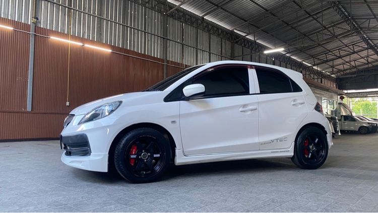 Honda Brio 2012 1.2 V เบนซิน เกียร์อัตโนมัติ ขาว รูปที่ 2