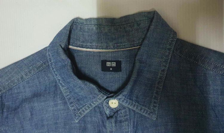 Uniqlo เสื้อเชิ้ตผ้าแชมเบรย์ รูปที่ 2