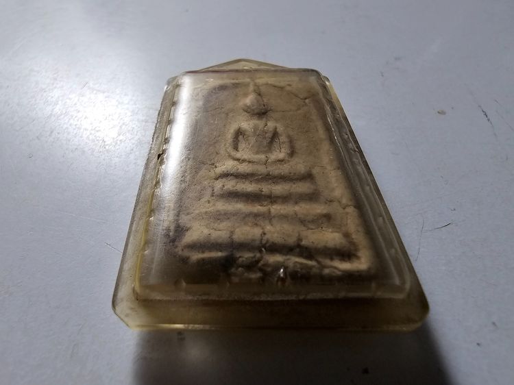 สมเด็จวัดระฆังพิมพ์ทรงเจดีย์ เนื้อเก่าบ้านนานแล้ว เลี่ยมกันน้ำเก่าโบราณ เนื้อสวย เก่า แท้เป็นธรรมชาติ ชอบ สนใจ เป็นเนื้อคู่ เชิญครับ ไม่แพง รูปที่ 6