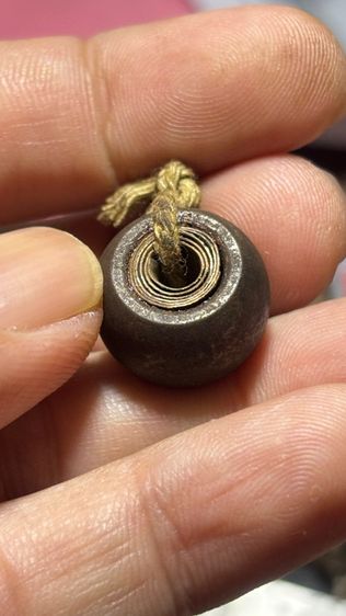 เครื่องรางเก่าตามรูปไม่ทราบที่เก่ามากเนื้อโลหะ รูปที่ 4