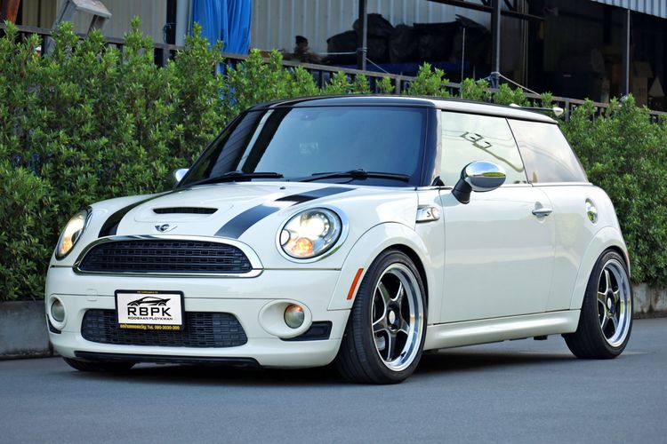 รถ Mini Hatch Cooper 1.6 S สี ขาว