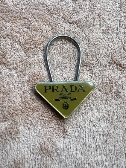 พวงกุญแจ prada แท้ รูปที่ 2