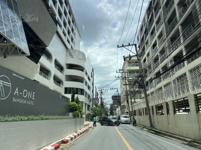 ขายที่ดินแปลงสวย สภาพแวดล้อมดี ใกล้ รพ.กรุงเทพ