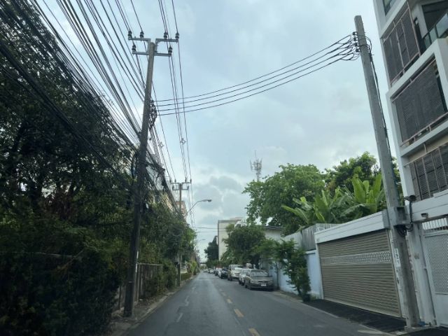 ไม่ใช่ ขายที่ดินแปลงสวย สภาพแวดล้อมดี ใกล้ รพ.กรุงเทพ รูปที่ 2