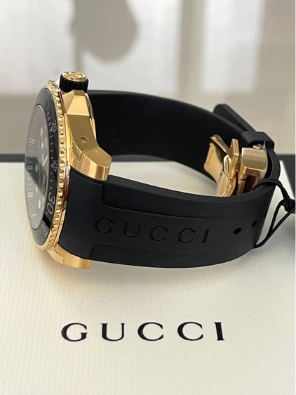 GUCCI DRIVE 45mm Gold Snake Black Dial Rubber Band Swiss Watch YA136219 รูปที่ 5