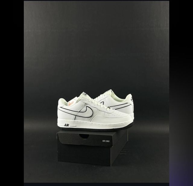 รองเท้า Nike