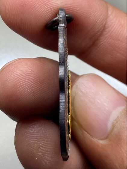 เหรียญหลวงพ่อกลั่นลงยา หน้ากากทอง รูปที่ 3