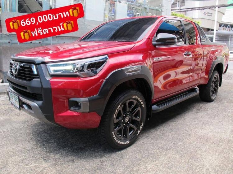 รถ Toyota Hilux Revo 2.4 Prerunner G Rocco สี แดง