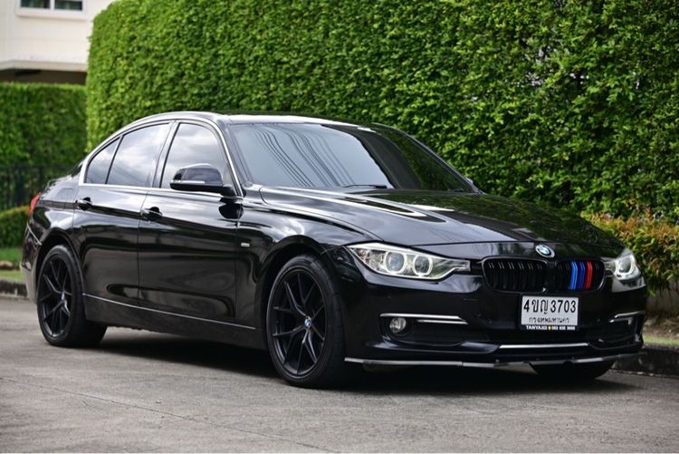 รถ BMW Series 3 320d สี ดำ