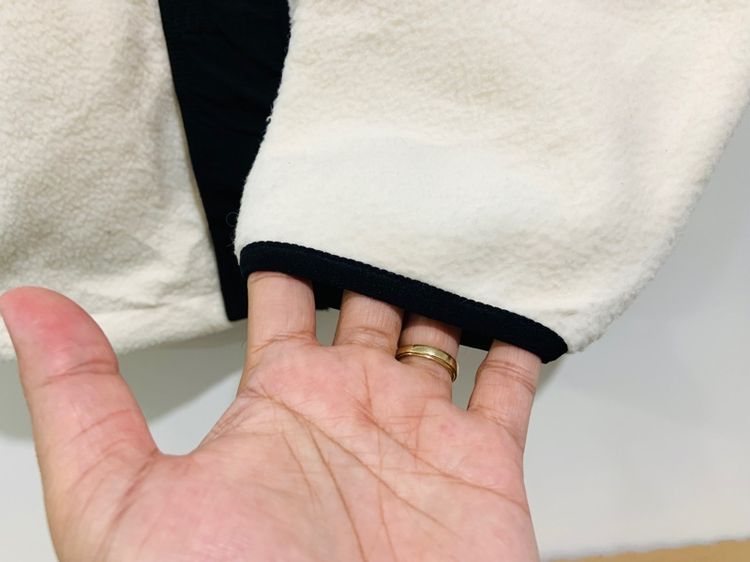 เสื้อแจ็คเก็ต EB TEK Eddie Bauer แท้ 💯 size L ขนาด อก 22.5 ยาว 27 นิ้ว สภาพใหม่ป้ายห้อย รายละเอียดดี ตัดเย็บงานดีมาก ทรงสวยดีเทลดี รูปที่ 4