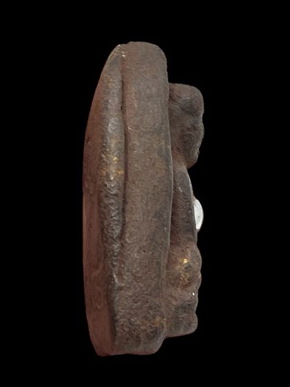 พระหลวงปู่ทวดเนื้อว่าน หลัง วจ 2408 ฝังเหล็กไหลสีเงินพุทธคุณ แคล้วคลาดปลอดภัย เมตตามหานิยม มีคนอุปถัมภ์ช่วยเหลือ รูปที่ 3