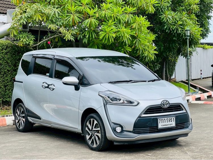 Toyota Sienta 2018 1.5 V Van เบนซิน ไม่ติดแก๊ส เกียร์อัตโนมัติ เทา รูปที่ 3