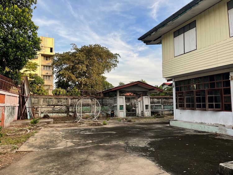 อื่นๆ มีบางส่วน สร้างเสร็จก่อน 2010 ไม่ใช่ ขายบ้านเดี่ยวริมคลอง เขตราษฎร์บูรณะ กทม. 97ตารางวา รูปที่ 2