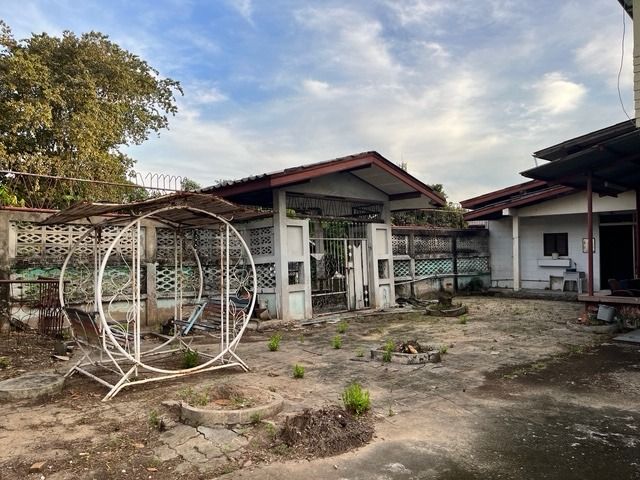 อื่นๆ มีบางส่วน สร้างเสร็จก่อน 2010 ไม่ใช่ ขายบ้านเดี่ยวริมคลอง เขตราษฎร์บูรณะ กทม. 97ตารางวา รูปที่ 3