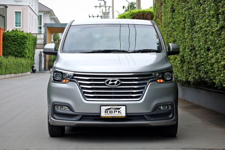 Hyundai H-1  2019 2.5 Elite Van ดีเซล ไม่ติดแก๊ส เกียร์อัตโนมัติ เทา รูปที่ 3