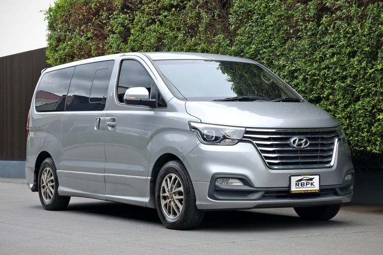 Hyundai H-1  2019 2.5 Elite Van ดีเซล ไม่ติดแก๊ส เกียร์อัตโนมัติ เทา รูปที่ 4