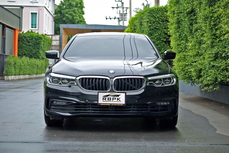 BMW Series 5 2019 530e Sedan ปลั๊กอินไฮบริด (PHEV) ไม่ติดแก๊ส เกียร์อัตโนมัติ ดำ รูปที่ 3