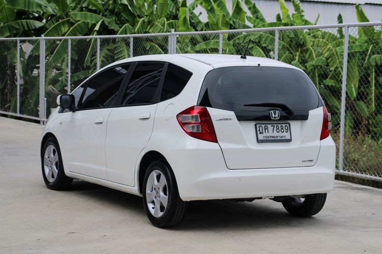 Honda Jazz 2009 1.5 V Sedan เบนซิน ไม่ติดแก๊ส เกียร์อัตโนมัติ ขาว รูปที่ 3