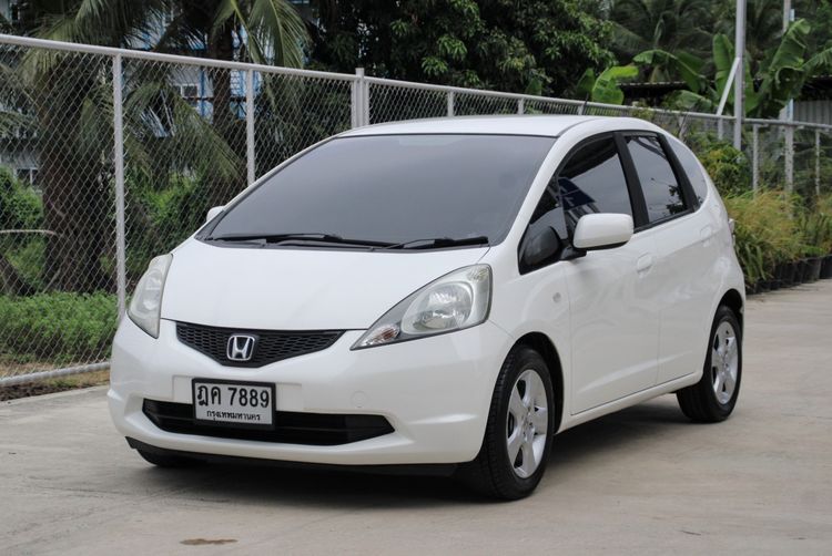 Honda Jazz 2009 1.5 V Sedan เบนซิน ไม่ติดแก๊ส เกียร์อัตโนมัติ ขาว รูปที่ 2