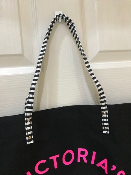 ลดราคา Victoria Secret ของแท้ กระเป๋าผ้า สีดำ ของใหม่เก่าเก็บ รูปที่ 4