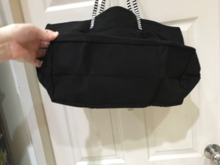 ลดราคา Victoria Secret ของแท้ กระเป๋าผ้า สีดำ ของใหม่เก่าเก็บ รูปที่ 11