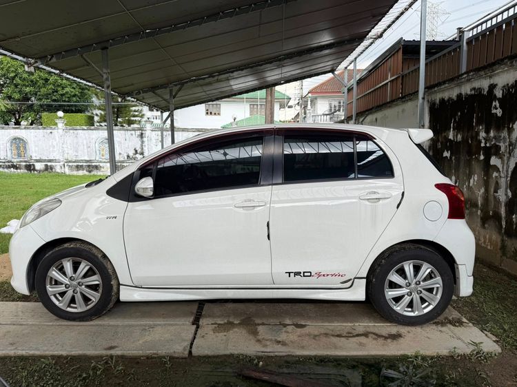 Toyota Yaris 2013 1.5 E Limited Sedan เบนซิน ไม่ติดแก๊ส เกียร์อัตโนมัติ ขาว รูปที่ 4