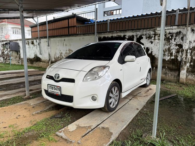 Toyota Yaris 2013 1.5 E Limited Sedan เบนซิน ไม่ติดแก๊ส เกียร์อัตโนมัติ ขาว รูปที่ 2