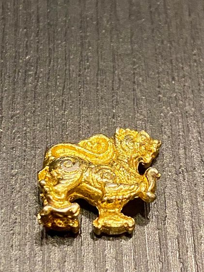 สิงห์หลวงปู่ทิมวัดละหารไร่  แจกในงานผูกพัทธสีมา ปี 27 กะไหล่ทองชุบสภาพสวย รูปที่ 4