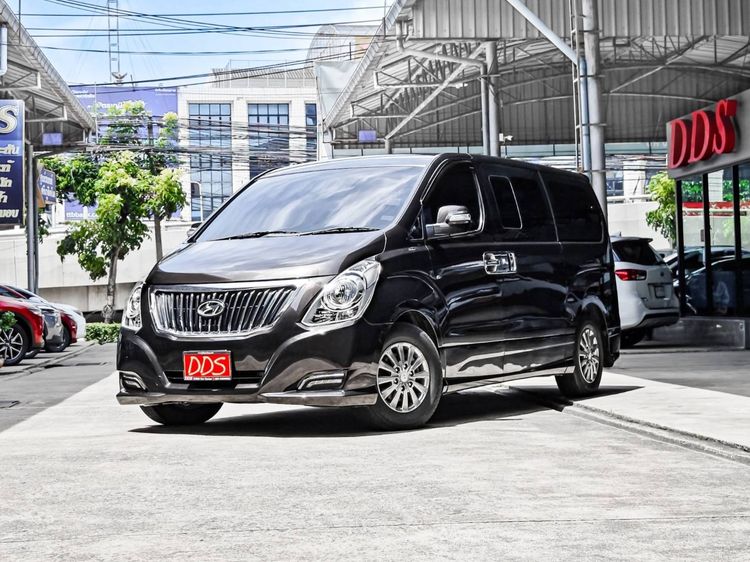 Hyundai H-1  2017 2.5 Elite Van ดีเซล เกียร์อัตโนมัติ น้ำตาล