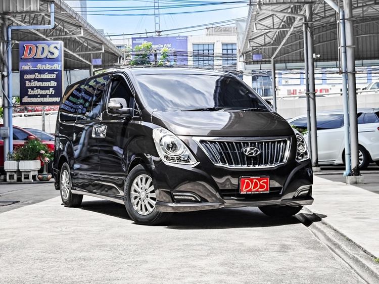 Hyundai H-1  2017 2.5 Elite Van ดีเซล เกียร์อัตโนมัติ น้ำตาล รูปที่ 4