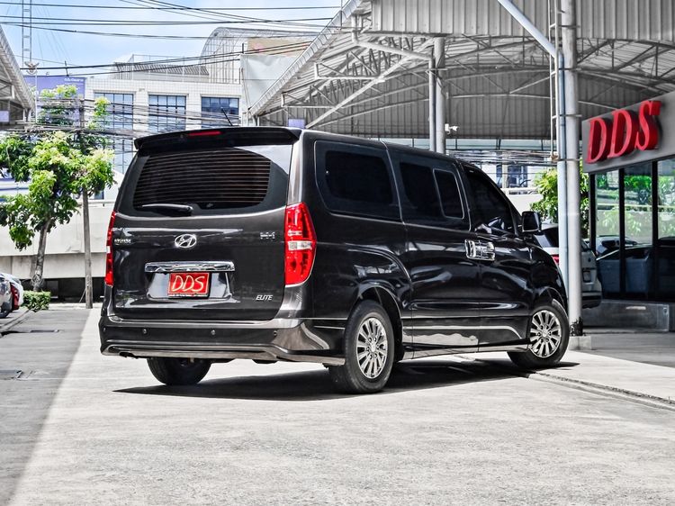 Hyundai H-1  2017 2.5 Elite Van ดีเซล เกียร์อัตโนมัติ น้ำตาล รูปที่ 2