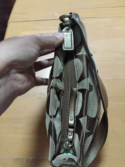ขายกระเป๋าถือ Coach  สีน้ำตาลทอง รูปที่ 6