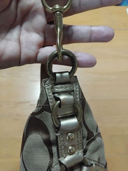 ขายกระเป๋าถือ Coach  สีน้ำตาลทอง รูปที่ 13