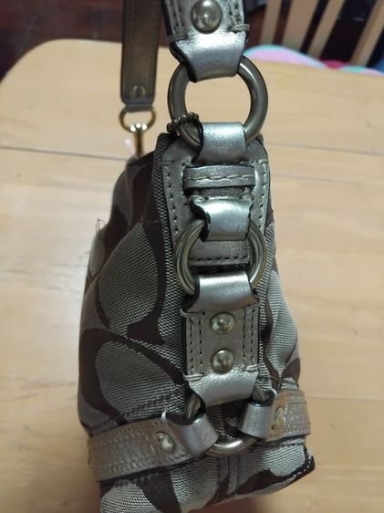 ขายกระเป๋าถือ Coach  สีน้ำตาลทอง รูปที่ 4