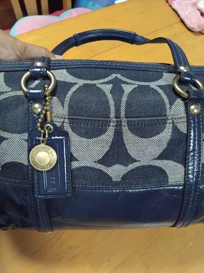 ขายกระเป๋าถือ Coach  สีน้ำเงิน รูปที่ 3
