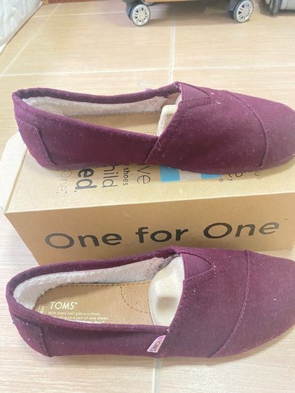 รองเท้า ผญ Toms