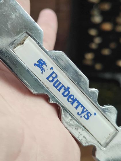 เปิดขวด Burberrys ทรงกุญแจ  รูปที่ 4