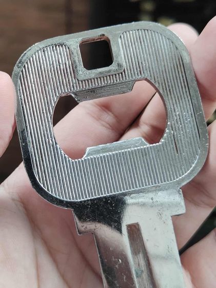 เปิดขวด Burberrys ทรงกุญแจ  รูปที่ 5