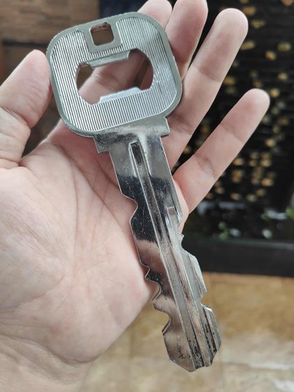 เปิดขวด Burberrys ทรงกุญแจ  รูปที่ 9