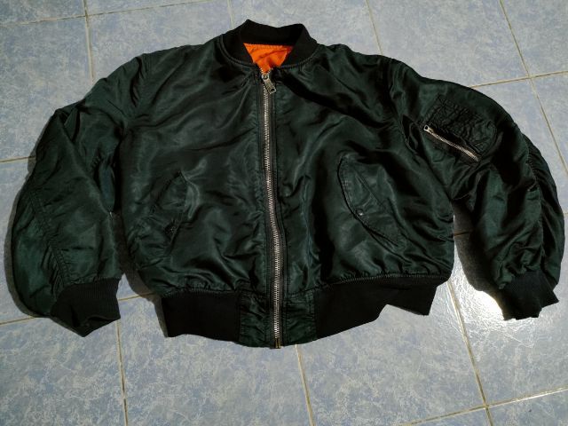ขายเสื้อเจคเกตไฟท์ไม่ขาดไม่ปะสภาพดีสีเข้ม รูปที่ 4