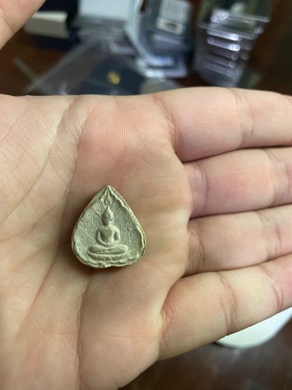 พระเนื้อผงประจำวันเกิด เนื้อเกสร หลววปู่โต้ะ ปี 2520 ของแท้พร้อมบัตรรับประกันครับ